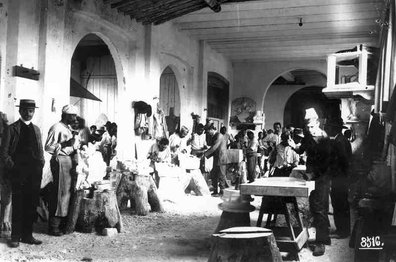 Foto storica laboratorio Barsanti